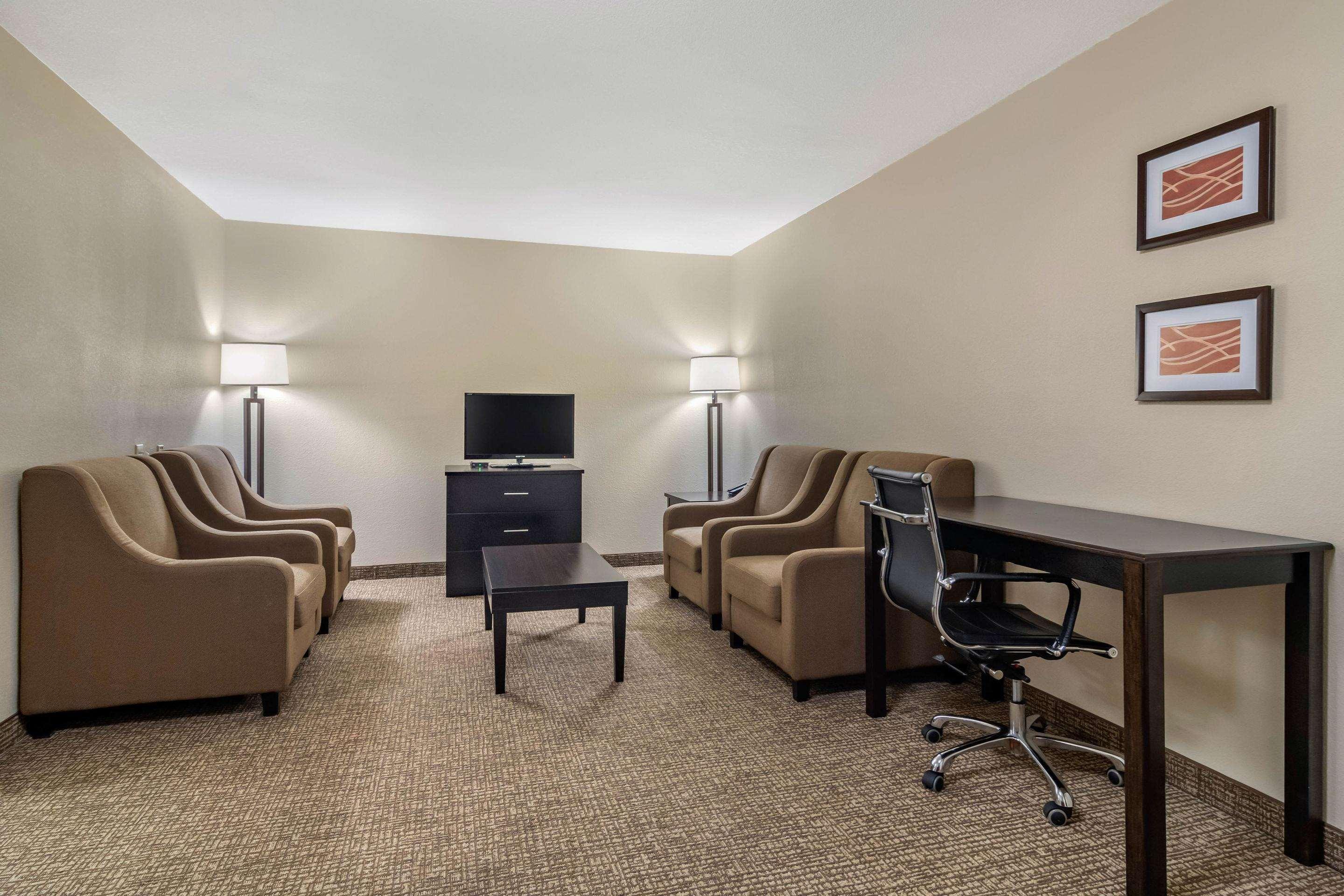 Comfort Inn & Suites Atlanta-Smyrna Zewnętrze zdjęcie